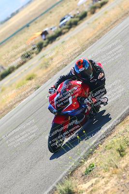 media/Oct-15-2023-TrackXperience (Sun) [[85198ff50b]]/Group 3/session 4 turn 3/